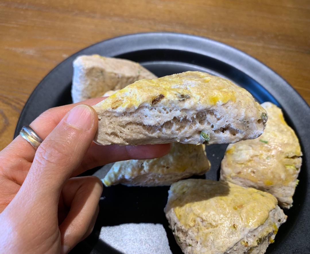 【北鼎烤箱食谱】无油糖松软全麦麸葱香司康【健康零食】