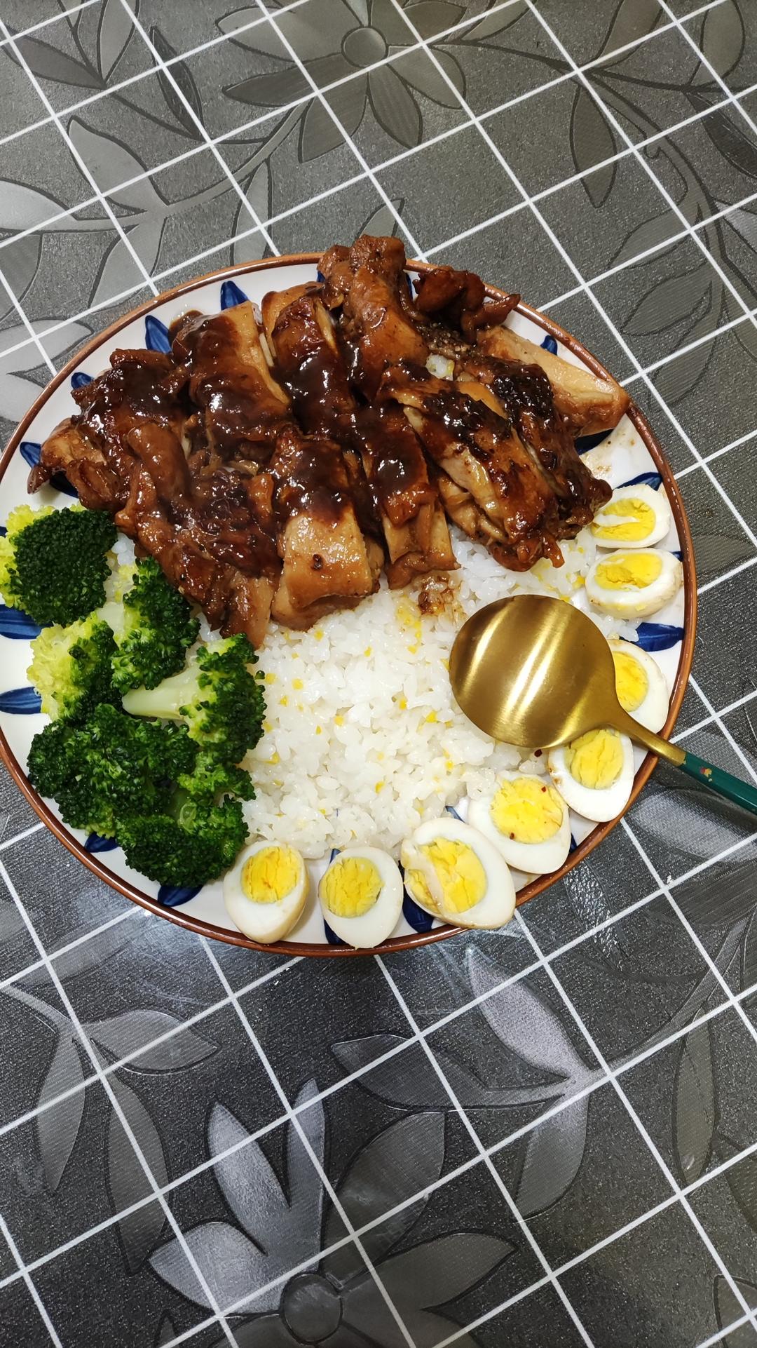 黑椒鸡排饭