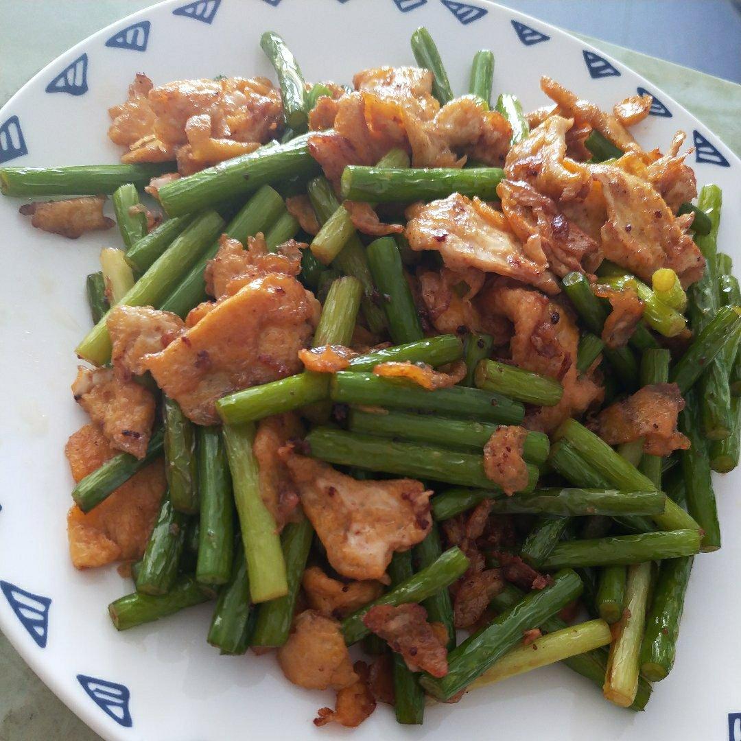 蒜苔炒鸡蛋（十分钟搞定一顿饭）