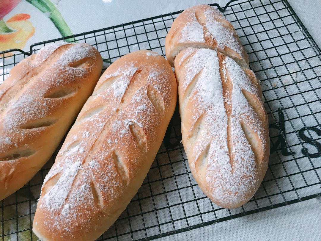 红豆/肉松麻薯软欧面包+石榴茶【曼食慢语】