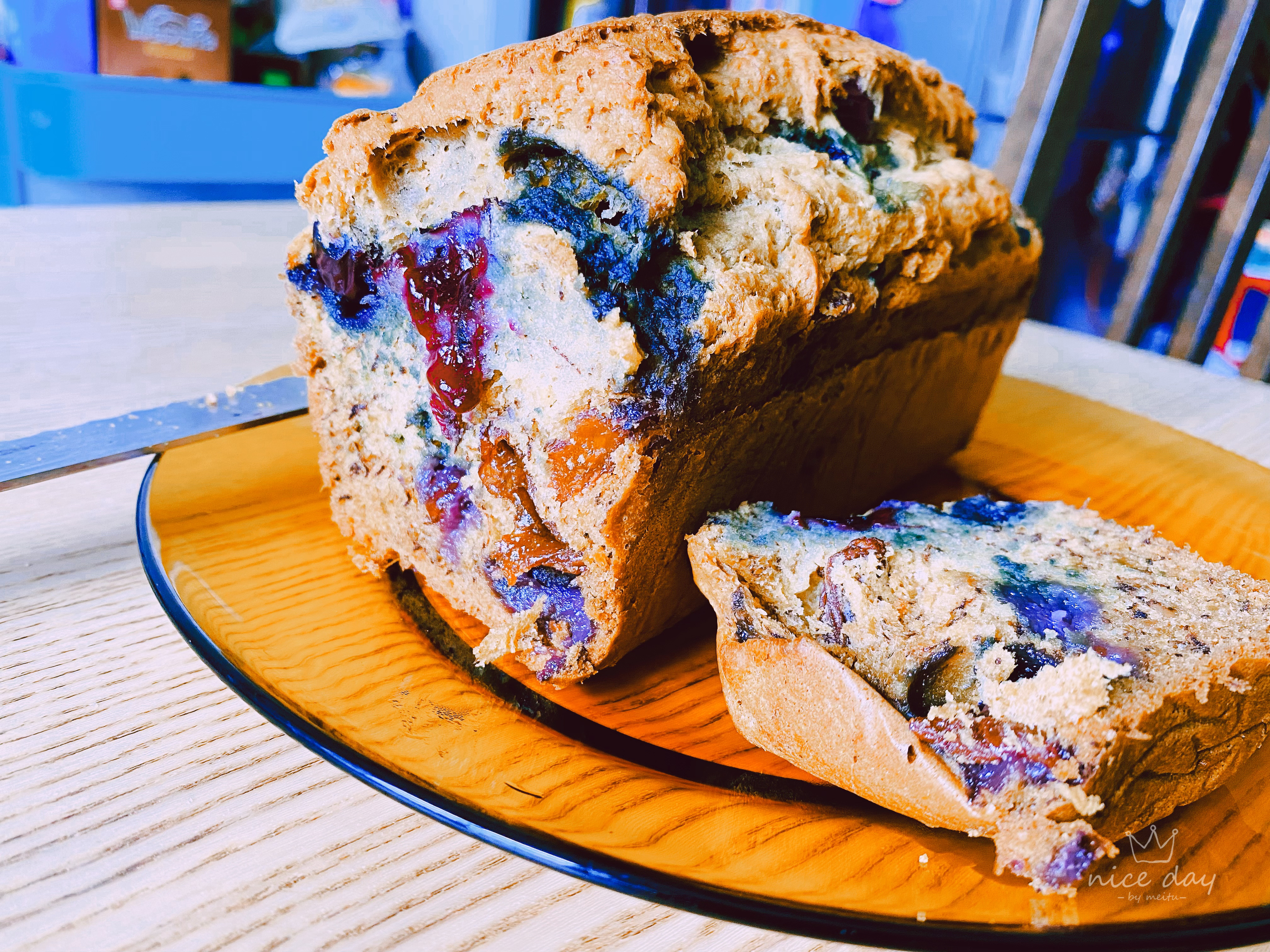 准备祖传的香蕉蓝莓玛芬蛋糕