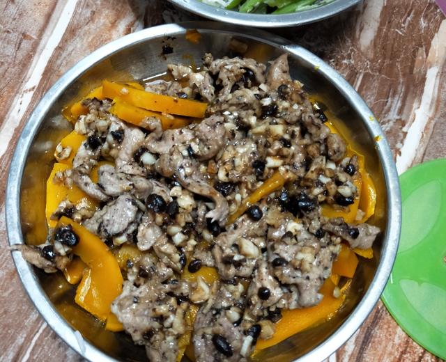 蒜蓉豆豉瘦肉蒸南瓜🎃的做法