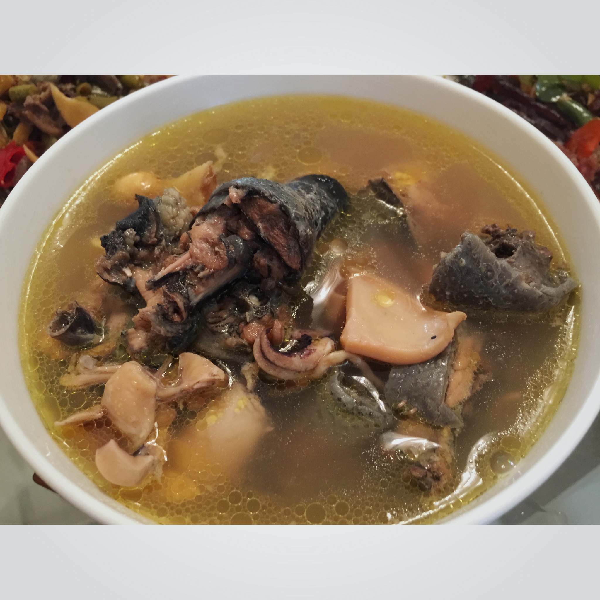 tt四夕tt做的墨鱼炖鸡