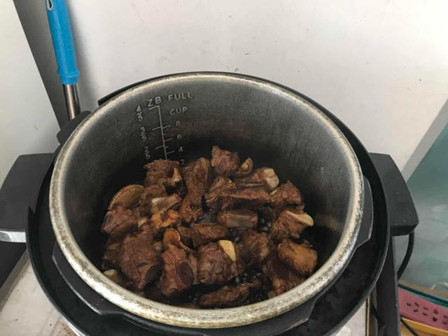 电饭煲焖排骨