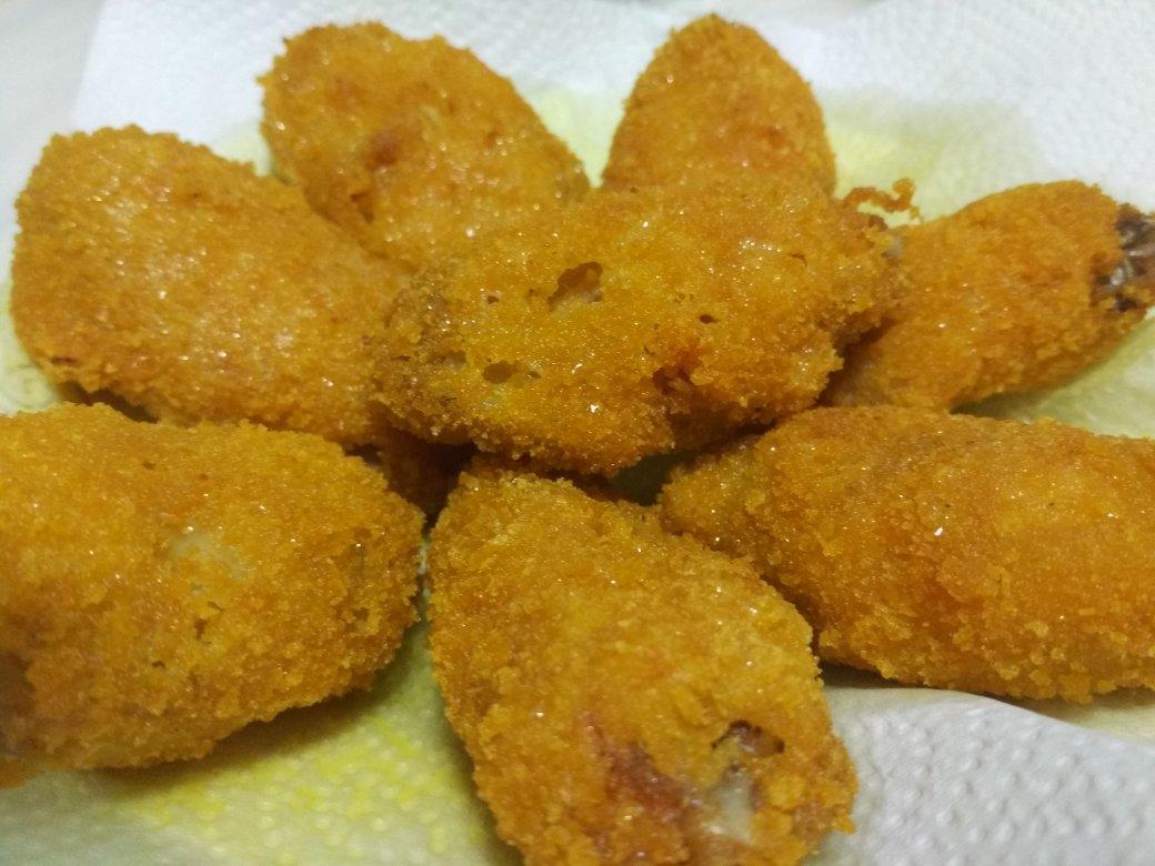 面包糠炸鸡中翅