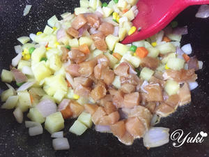 咖喱鸡块（土豆蔬菜粒）的做法 步骤7