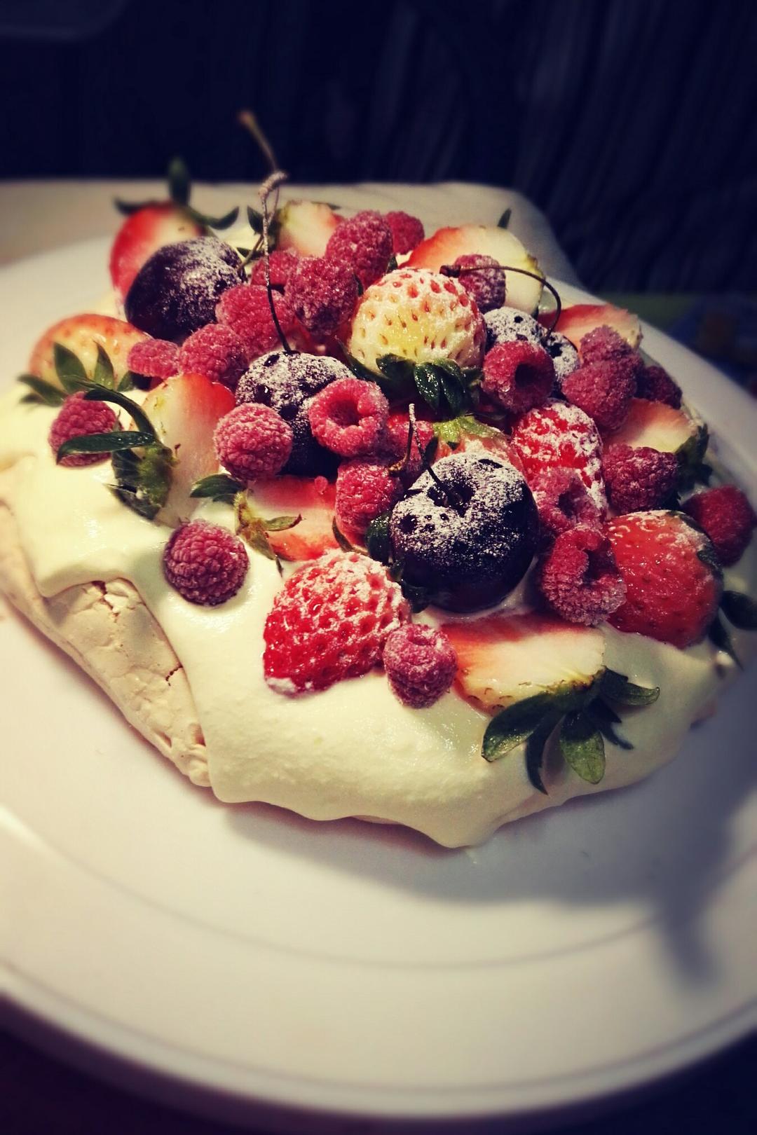 帕夫洛娃蛋白甜饼裸蛋糕 Pavlova