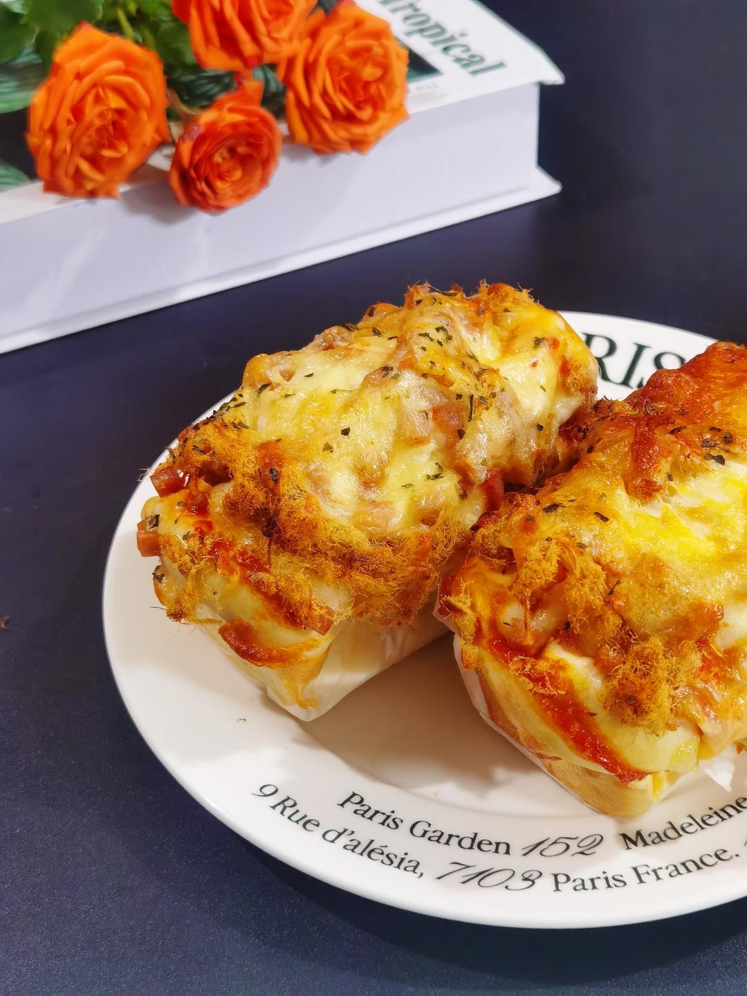 芝士火腿肉松香葱面包