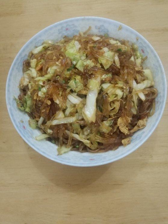 包心菜炒红薯粉丝