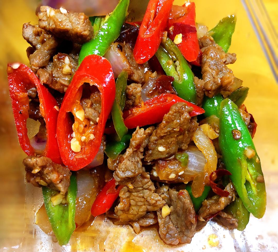 子昂小油茶做的火爆双椒牛肉