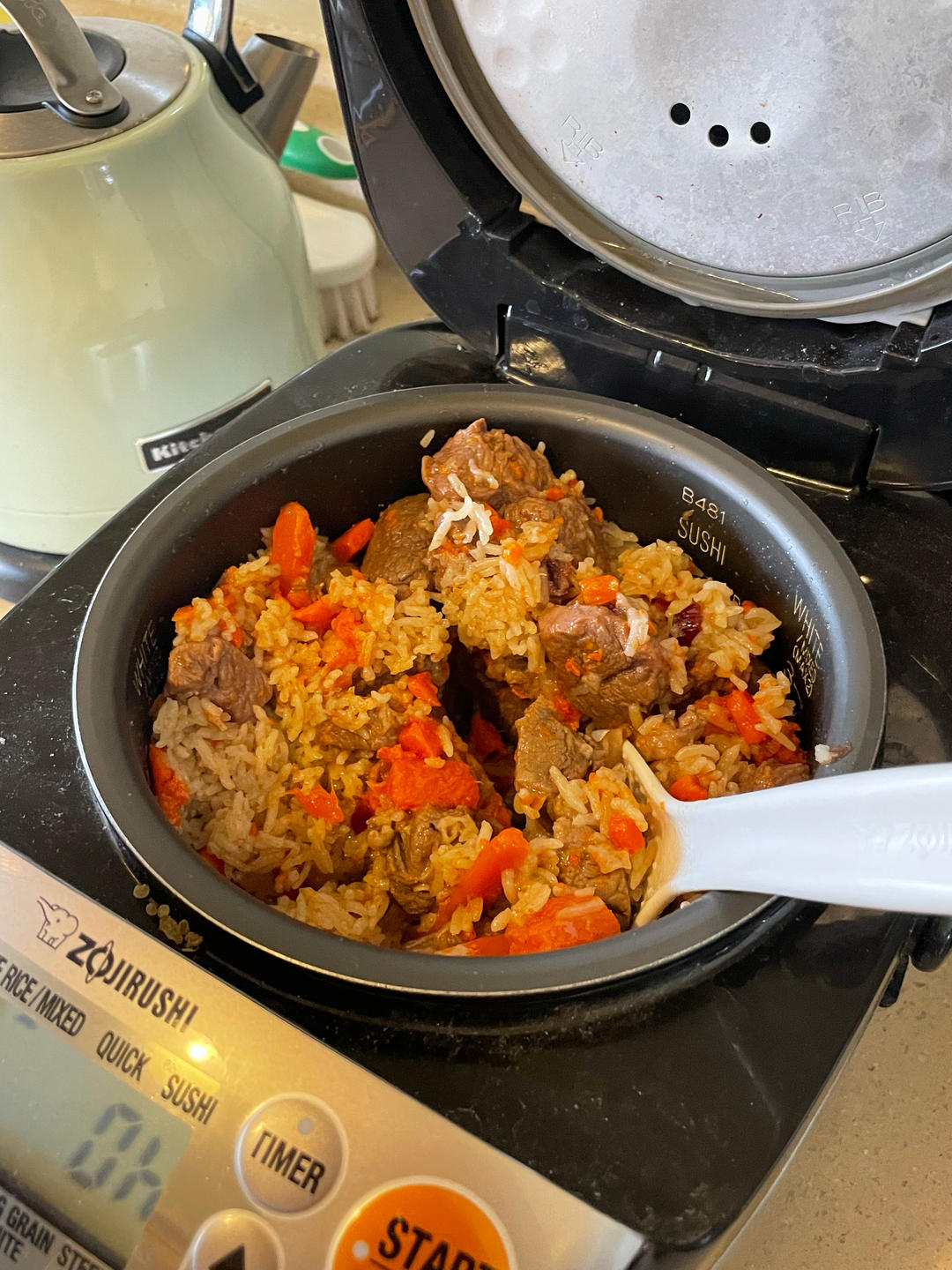 新疆羊肉抓饭（不糊底电饭煲版）