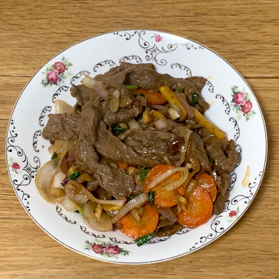 孜然牛肉炒青椒