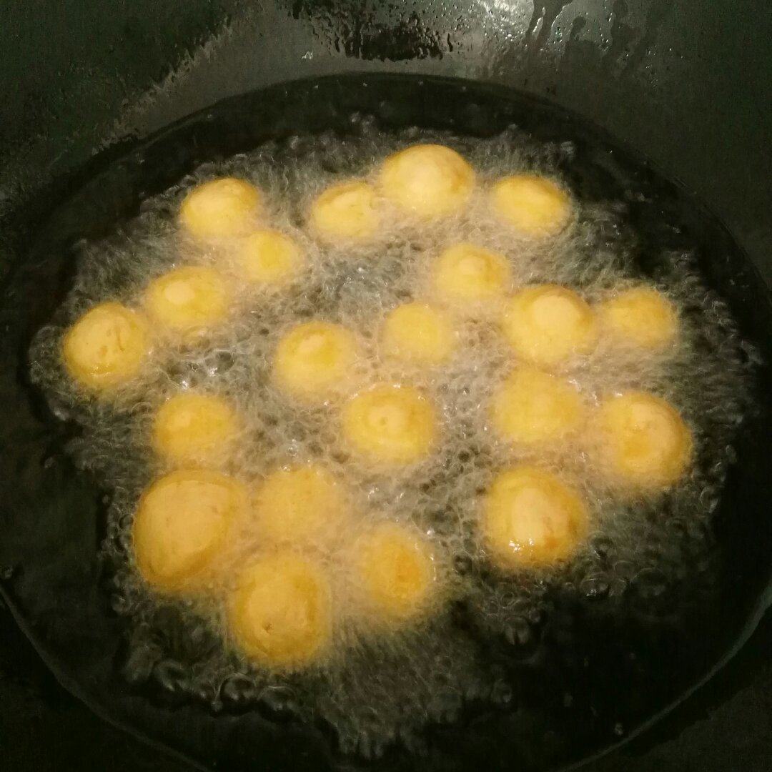 妈妈教炸的红薯丸子