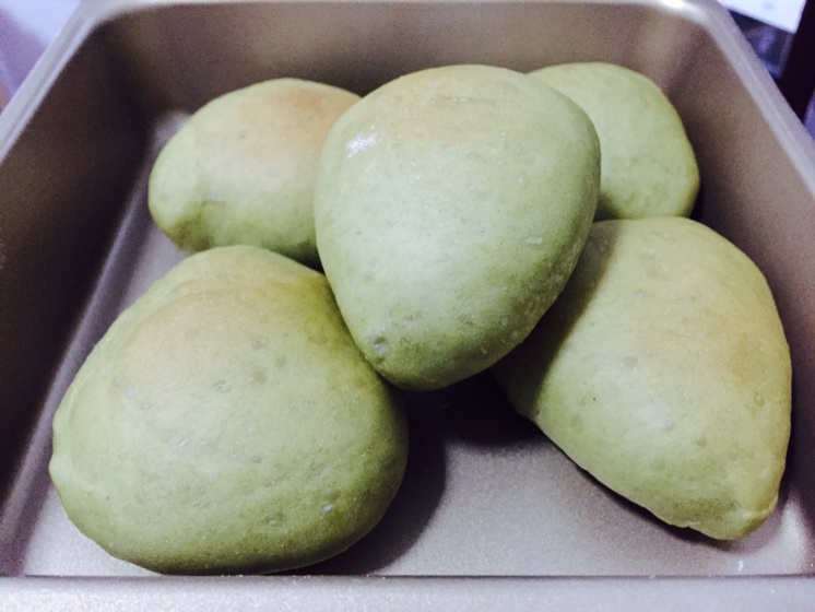 抹茶红豆三角面包