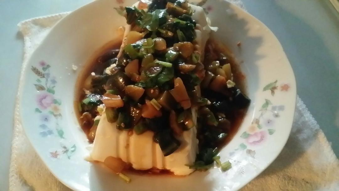 皮蛋拌豆腐