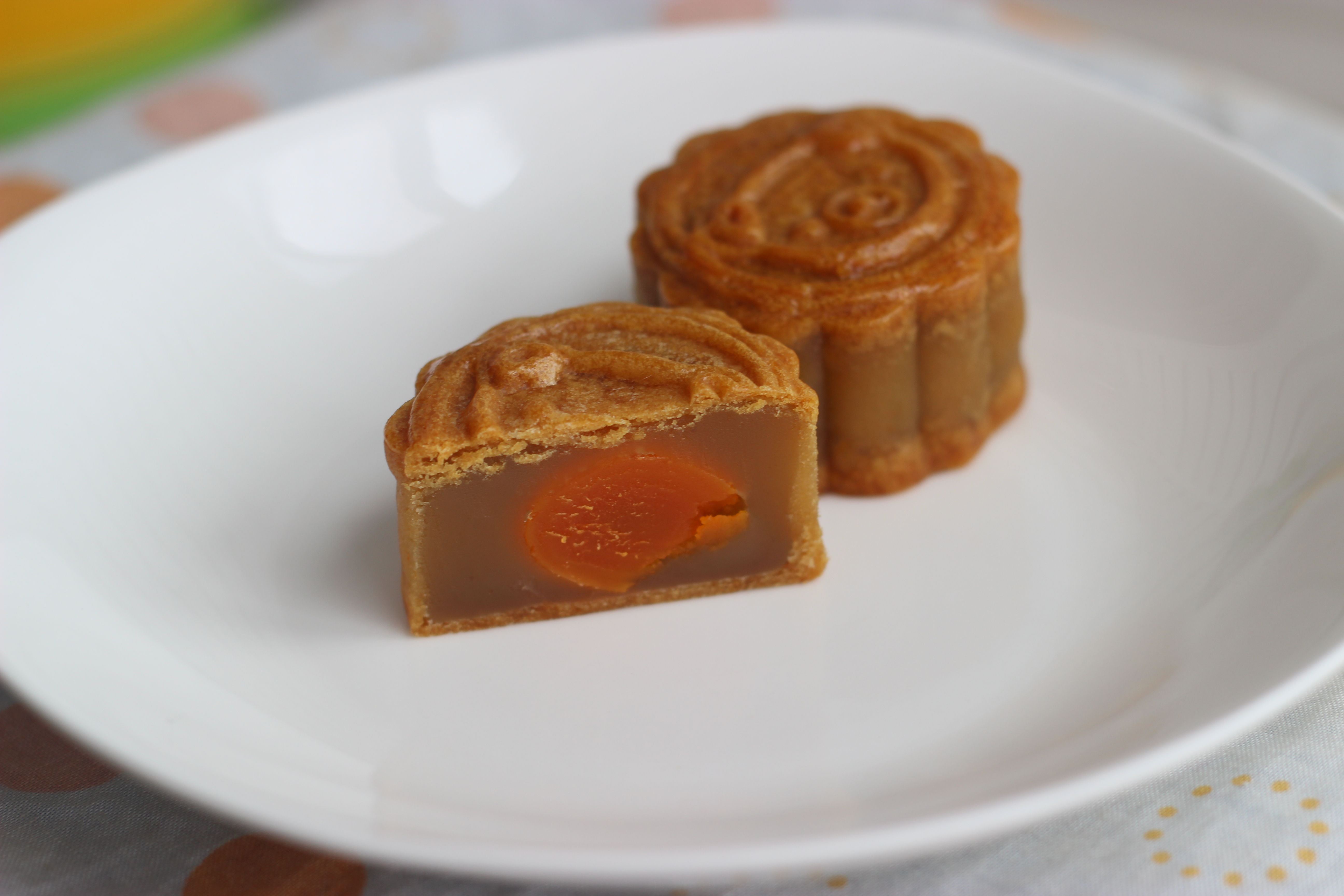 广式月饼——蛋黄莲蓉月饼