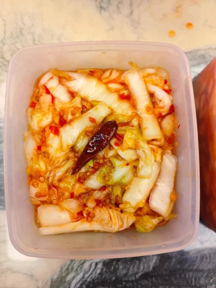 饭店一天能卖五十斤的辣白菜