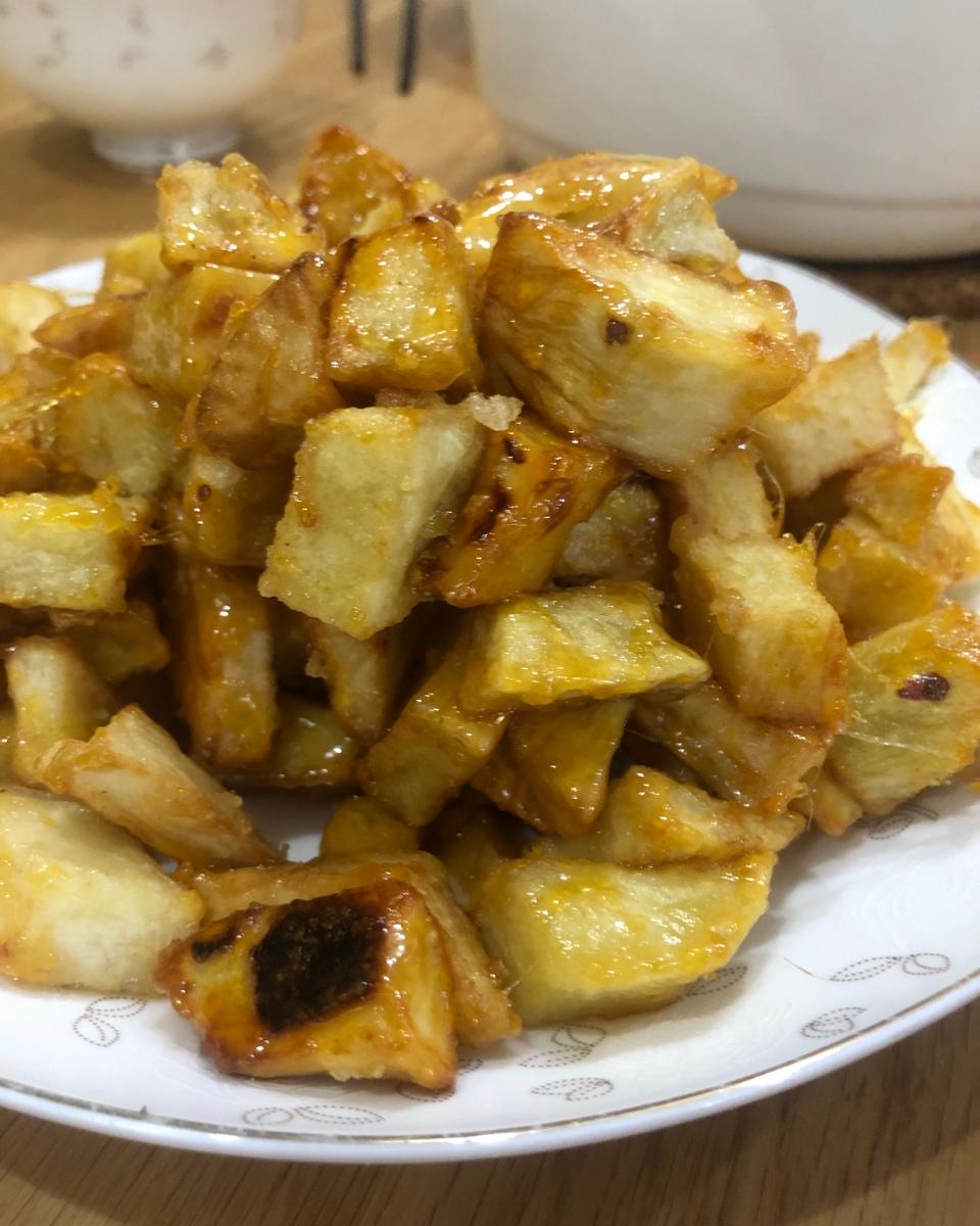 厨师长教你：“拔丝红薯”的家常做法，口感爽脆又清甜，先收藏了