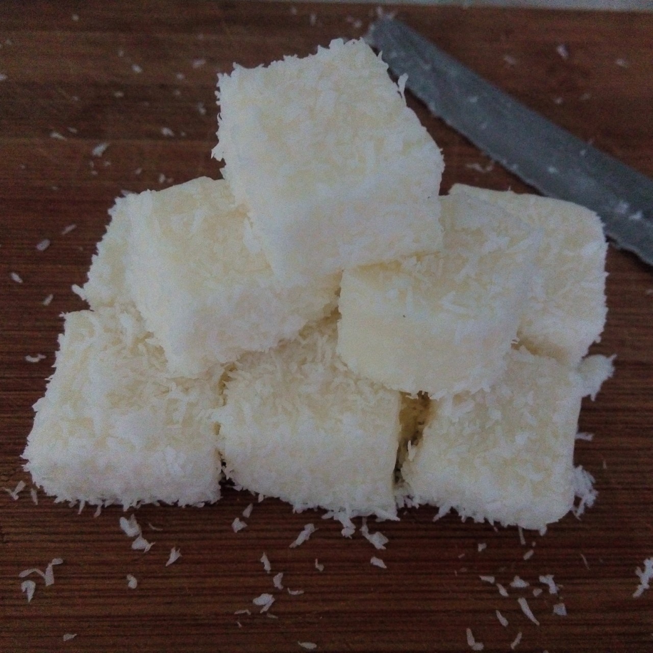 椰丝牛奶小方糕