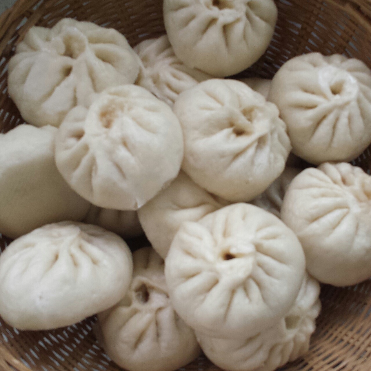 萝卜丝鲜肉包