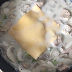 减脂奶汁蘑菇炖荞麦饭的做法 步骤6