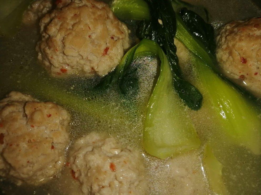 小白菜丸子汤
