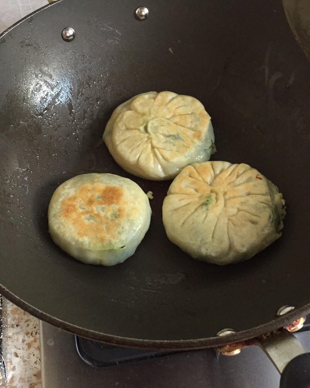 薄皮韭菜饼