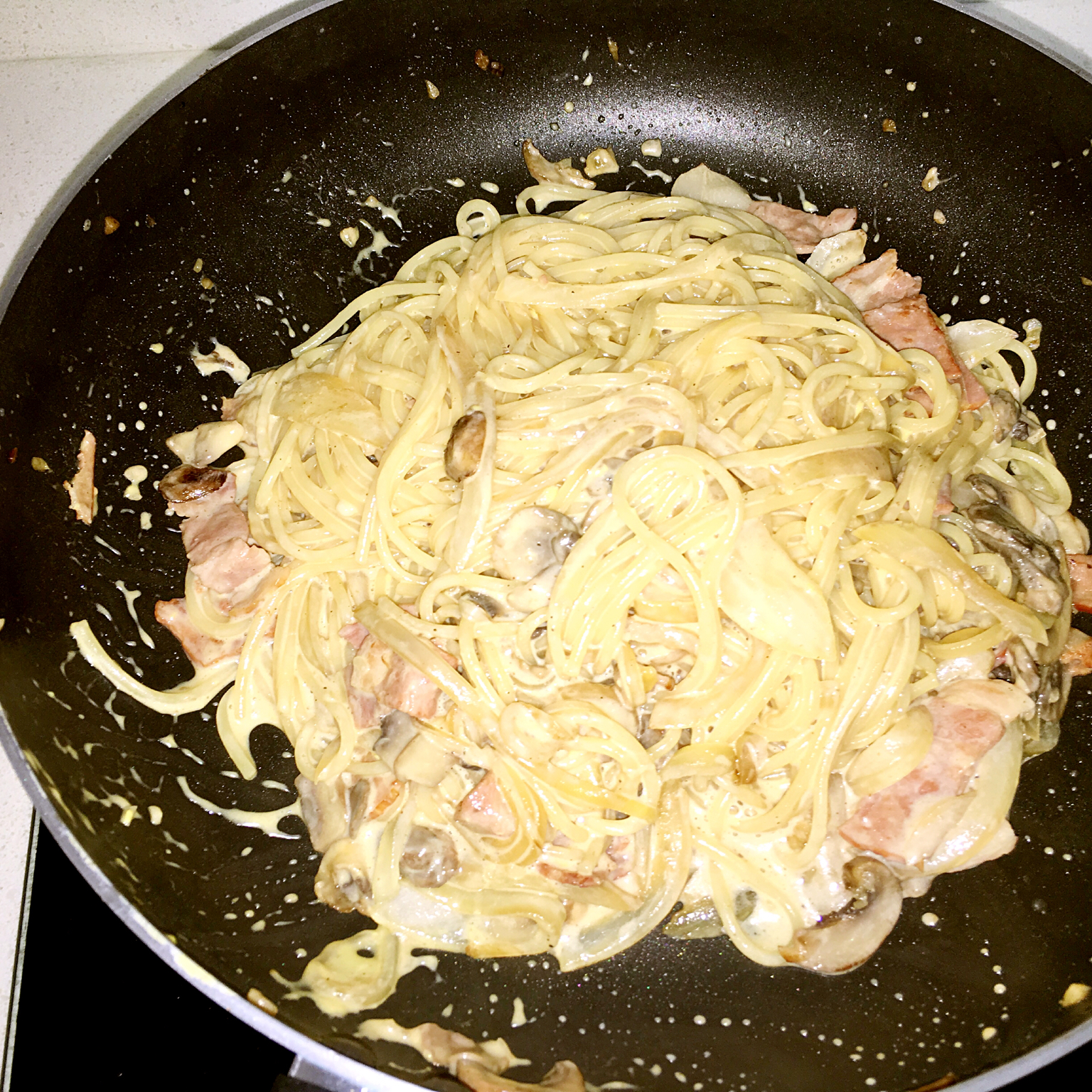 超简单的奶汁培根意面Carbonara