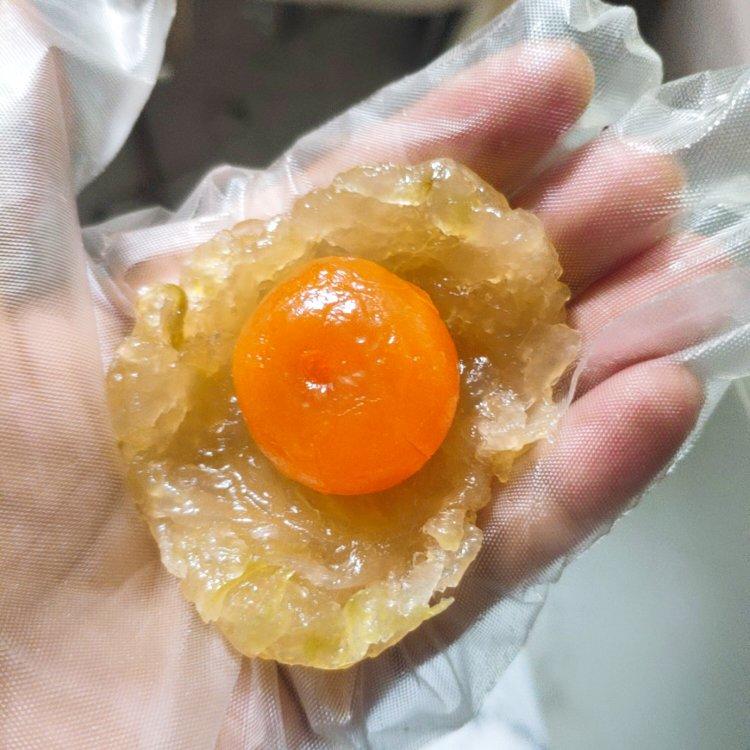 广式月饼—蛋黄冬翅月饼