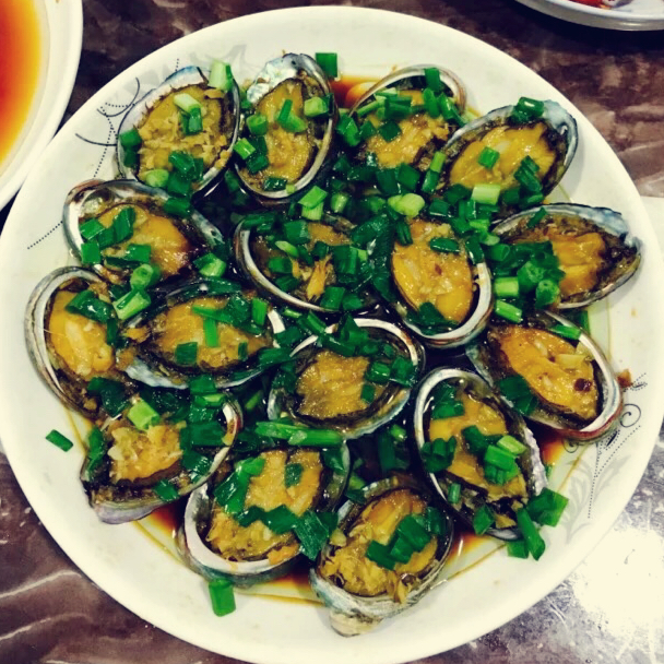 蒜蓉粉丝蒸鲍鱼