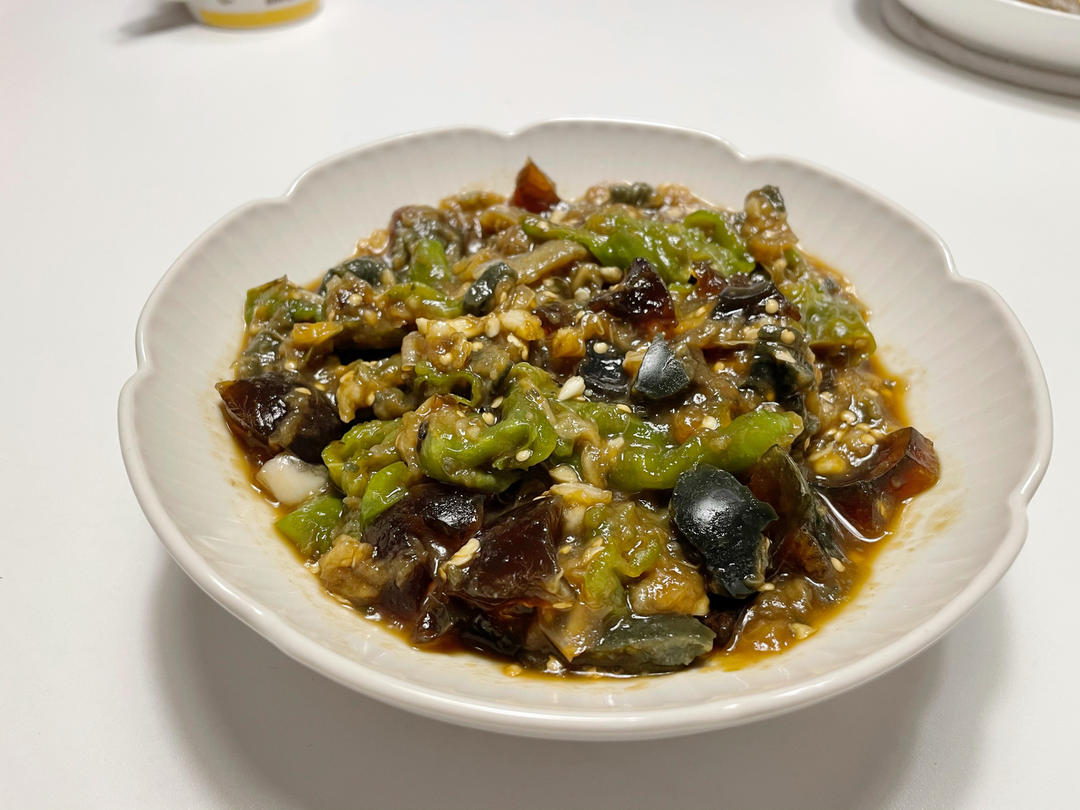 擂辣椒茄子皮蛋，开胃解腻