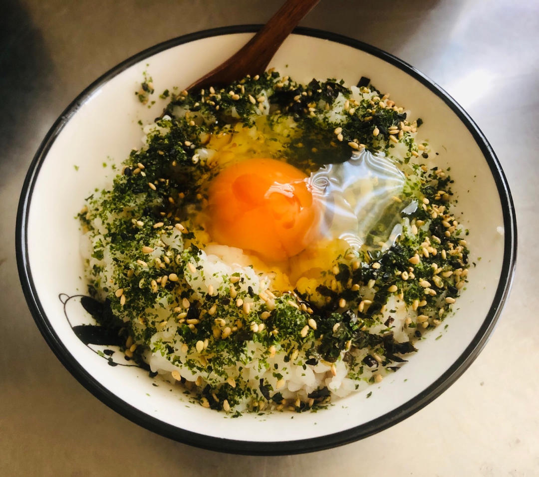 生鸡蛋酱油拌饭，打开方式竟然分派系？