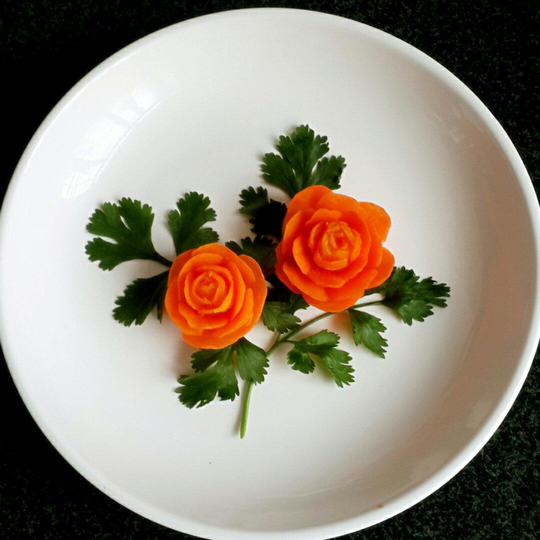 卉_ypsb做的雕刻萝卜花让你的菜肴锦上添花