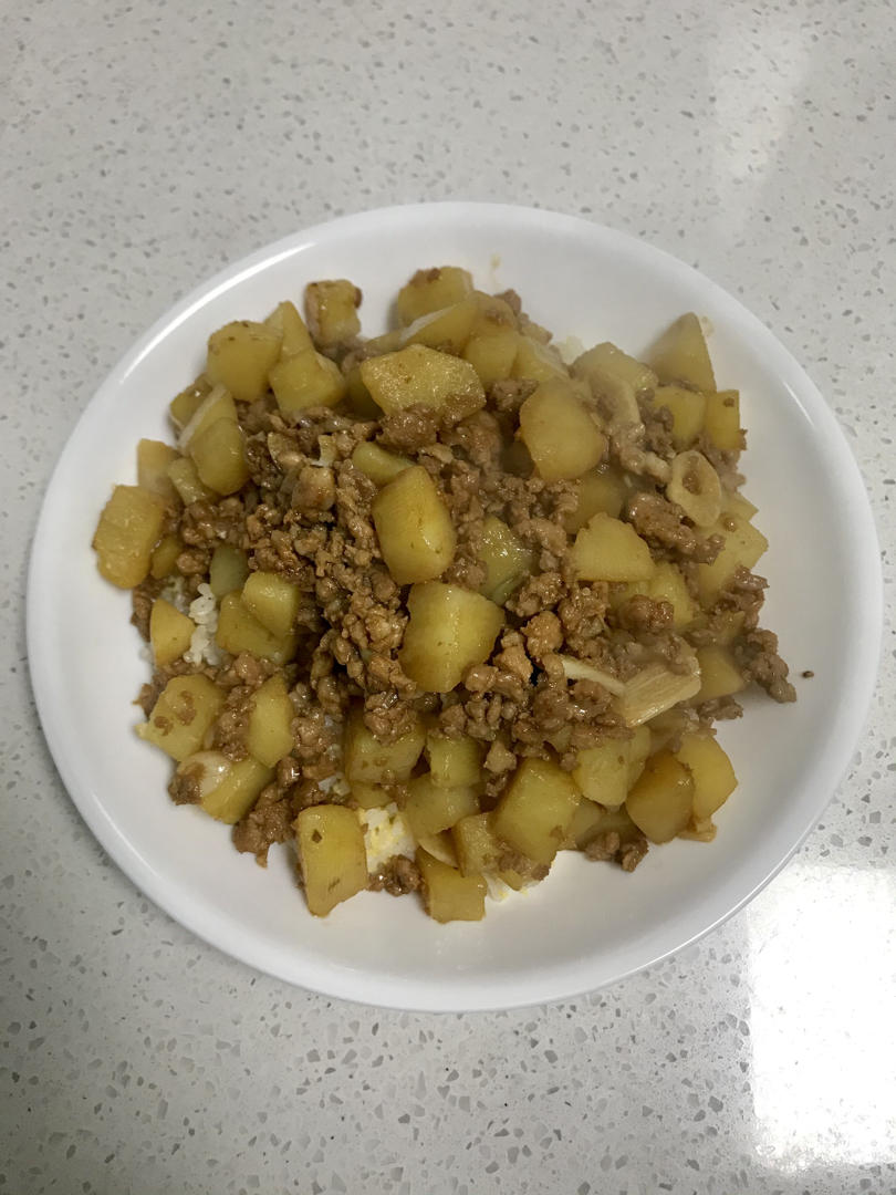 肉末土豆浇饭