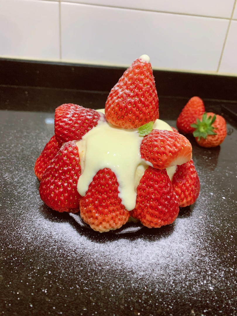 曼食慢语丨草莓芝士雪山蛋糕
