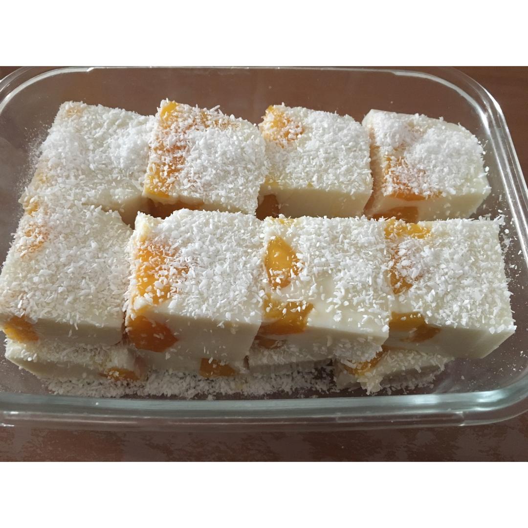 粒粒芒果椰汁冻糕