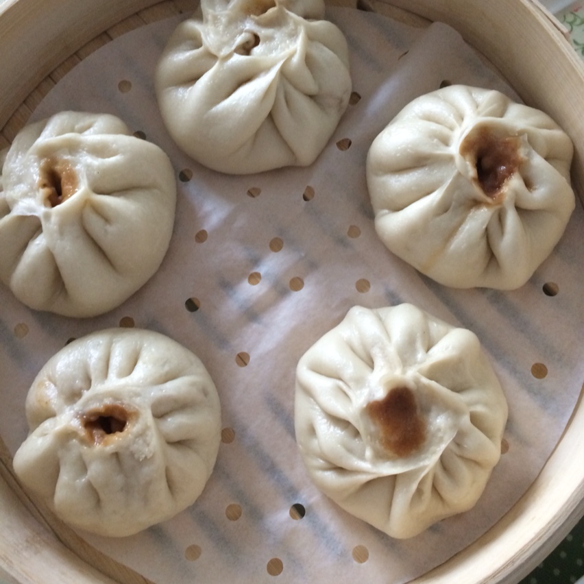 酱肉冬瓜包子Steamed Dumplings Pork & Mellon