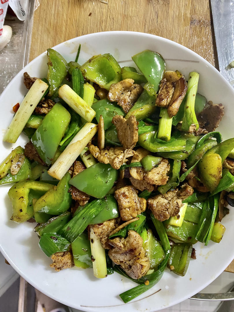 厨师长教你：“自贡小炒肉”的正宗做法，农家味十足