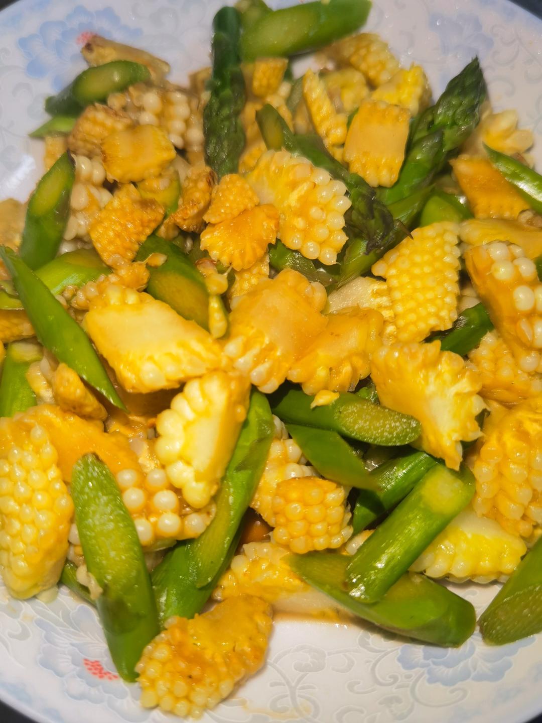 芦笋炒玉米笋