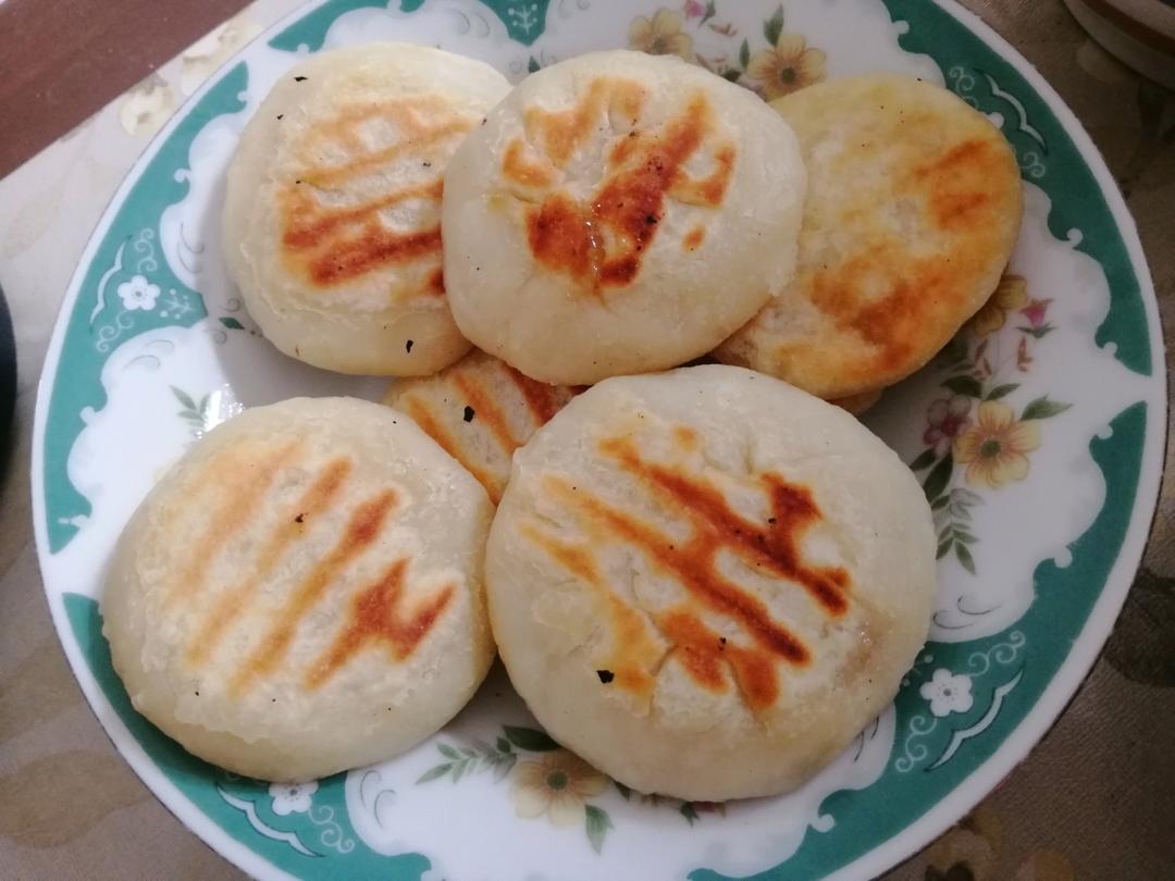 烫面小糖饼 柔软劲道 凉了也不硬 做法简单一看就会 附细节视频详解