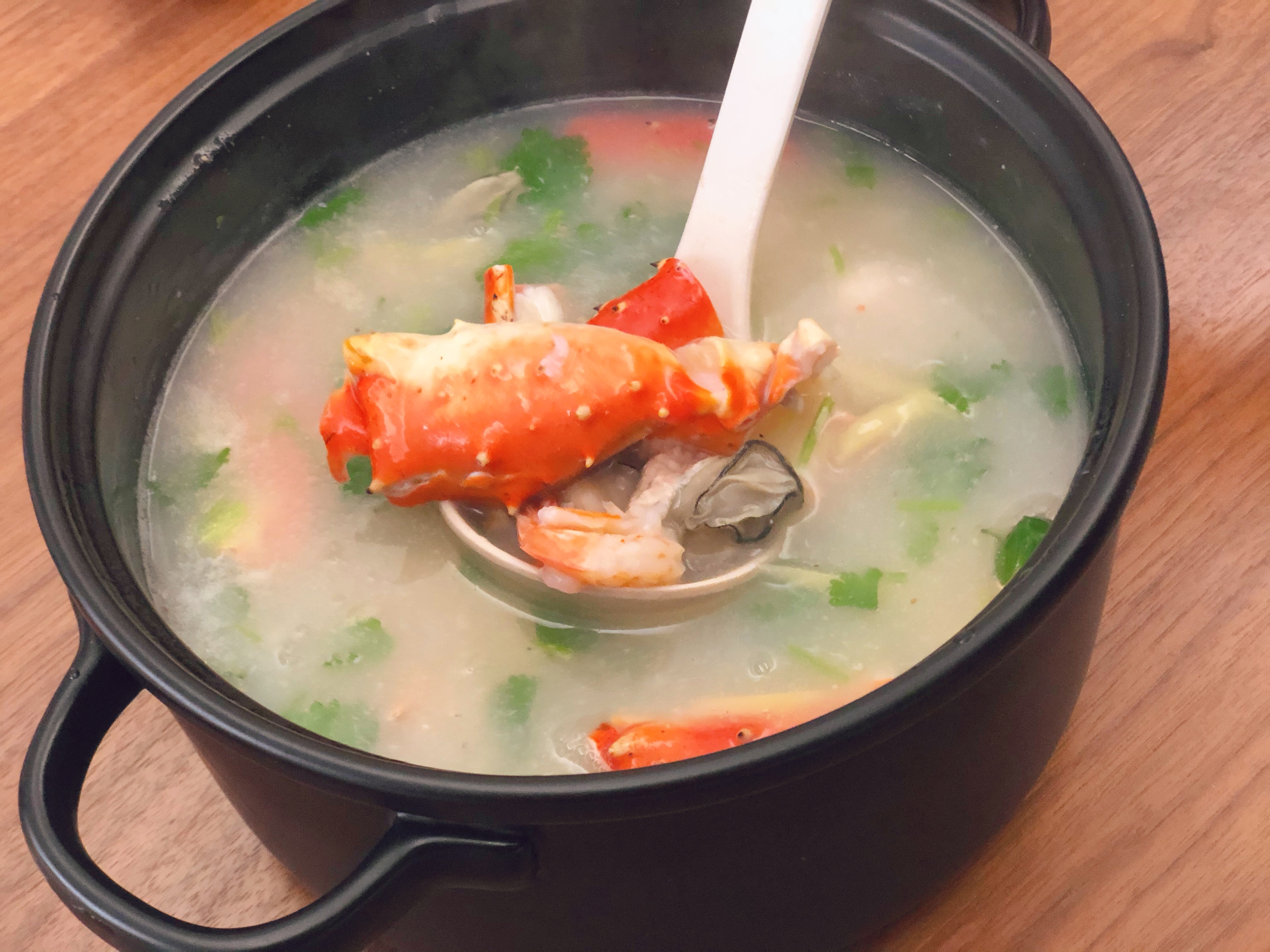 帝王蟹海鲜砂锅粥（简单的潮汕美食）的做法