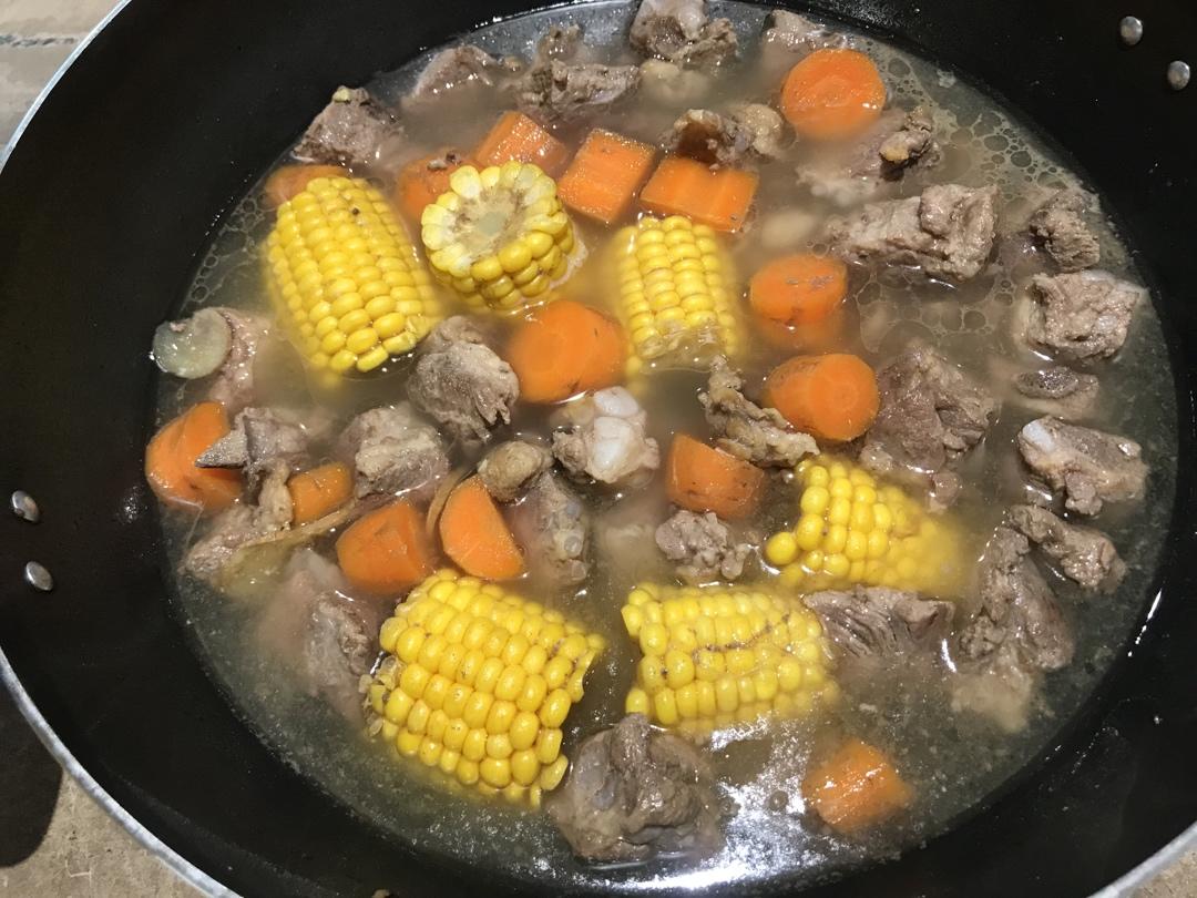 排骨玉米汤
