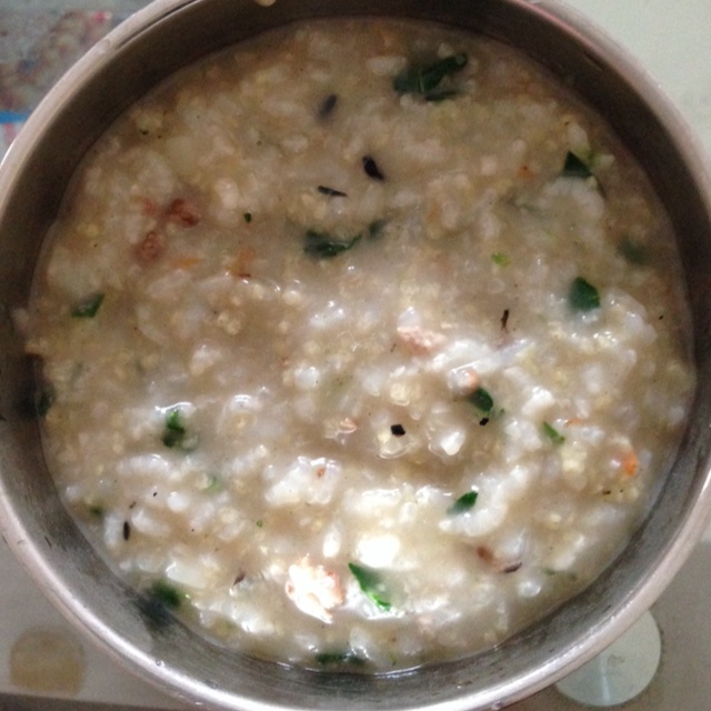 香菇鸡肉粥(宝宝营养早餐)