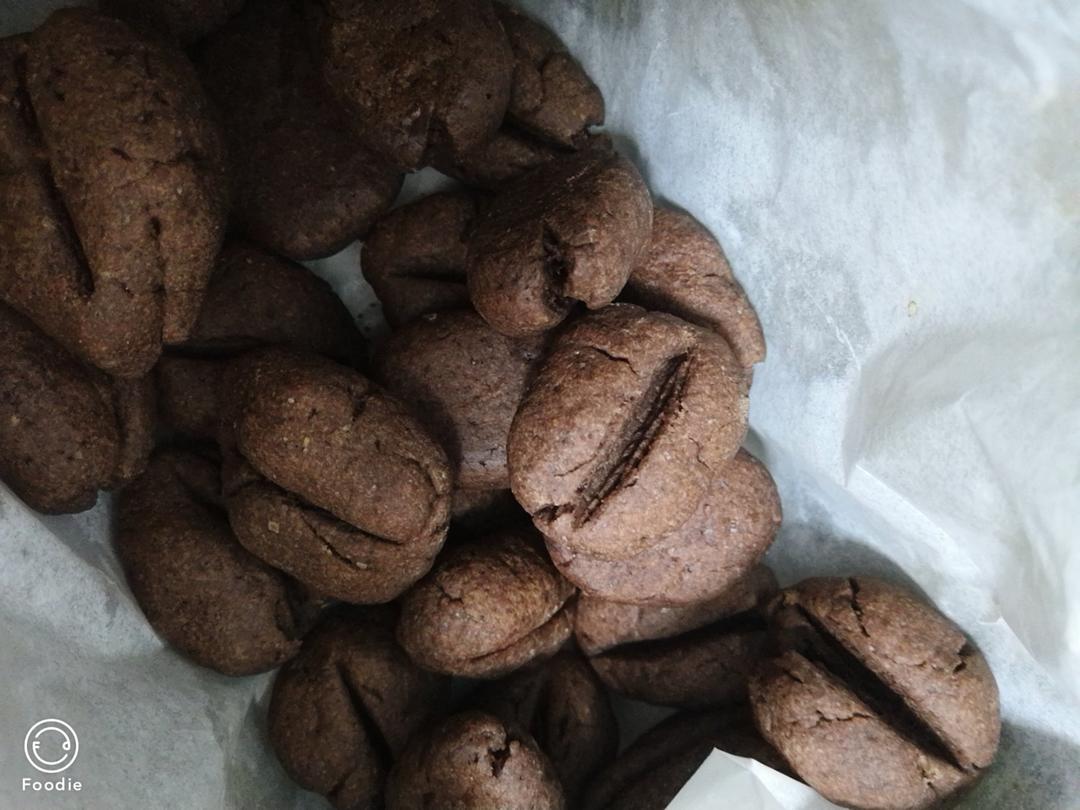 你在吃咖啡豆？不，是咖啡曲奇。来我们一起做以假乱真的咖啡豆！