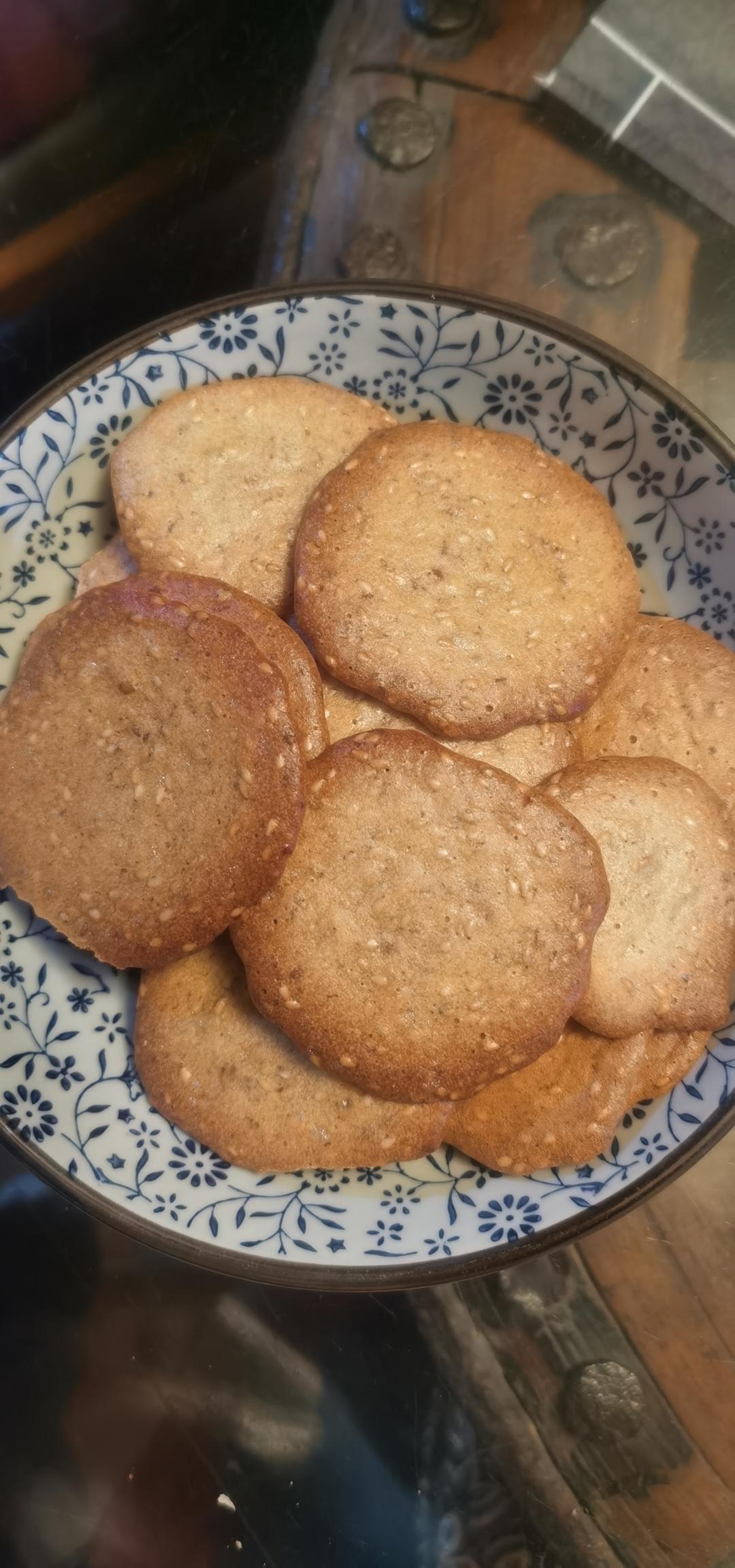 小时候的味道 — 芝麻鸡蛋薄脆饼干
