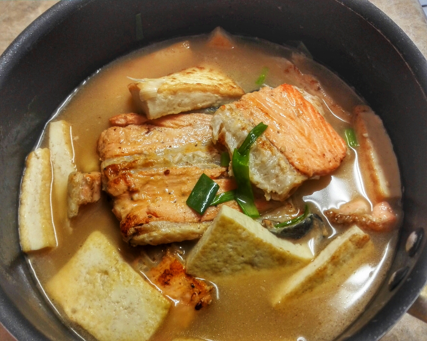 三文鱼排豆腐汤的做法