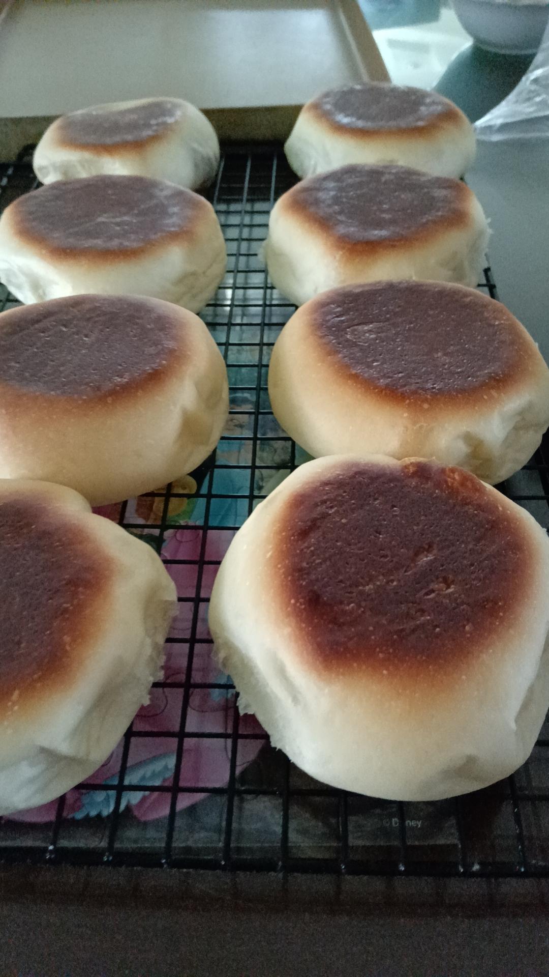 软乎乎的日式紫米面包，我一口气可以炫两个