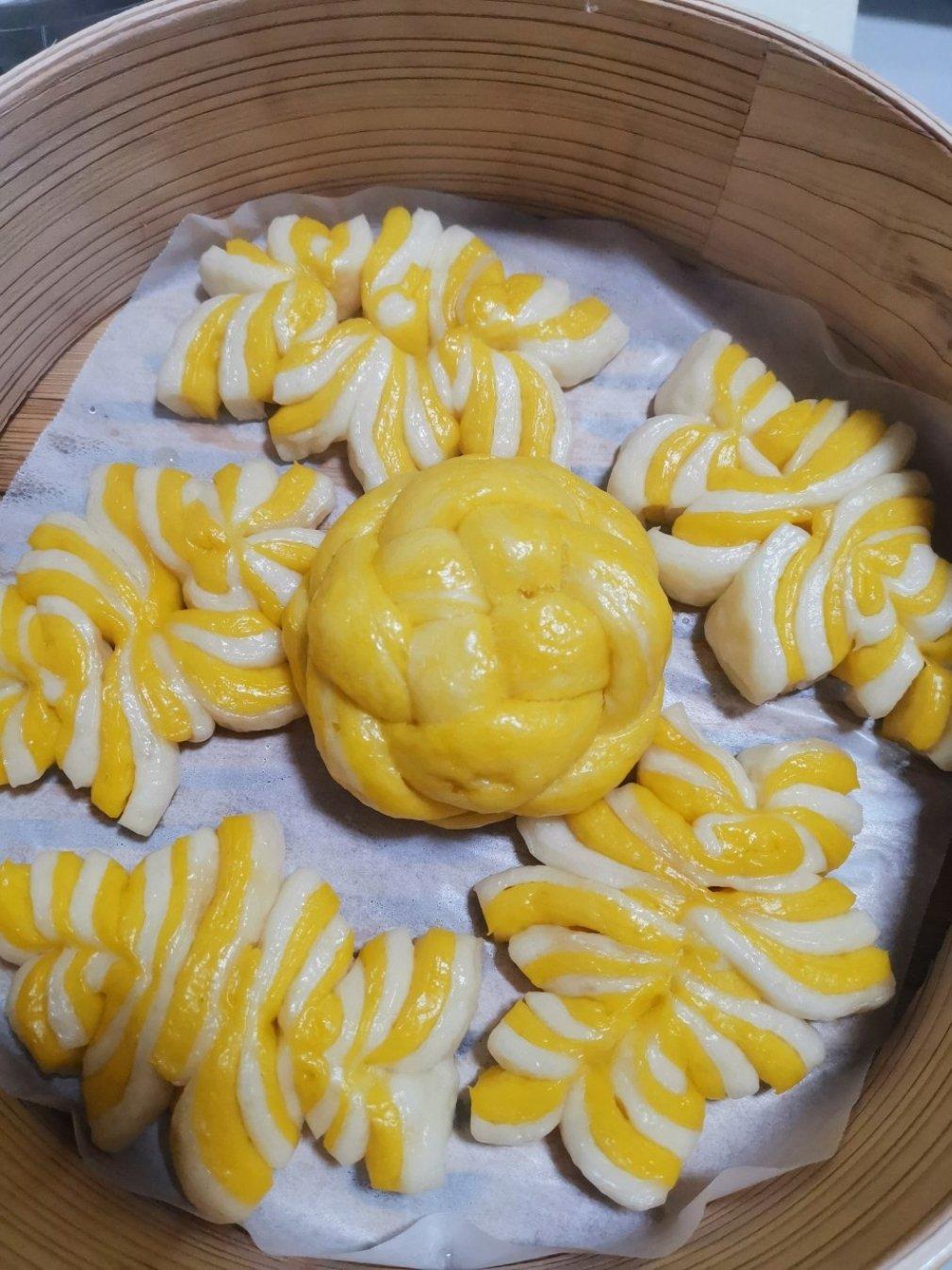 南瓜双色花卷
