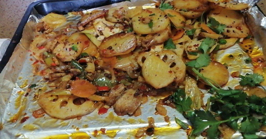 五花肉干煸土豆片