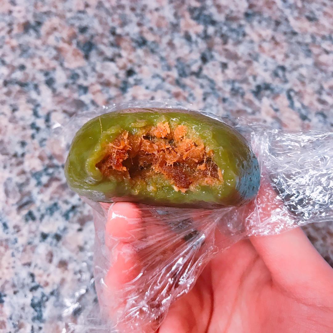 网红青团～～咸蛋黄肉松青团